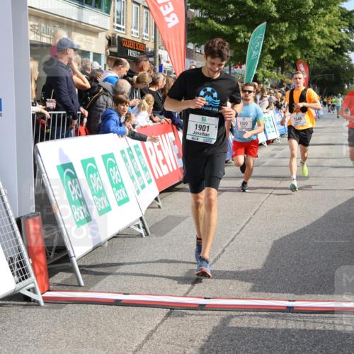 15.09.2024 - PSD Bank Halbmarathon Strokosch-Dieckow http://msf.ph/oto/7092275 15.09.2024 11:43:45 Ziel 750, 1190, 1277, 1299, 1322, 1332, 1377, 1443, 1545, 1653, 1901, 2488, 2565, 2637 meine-sportfotos.de