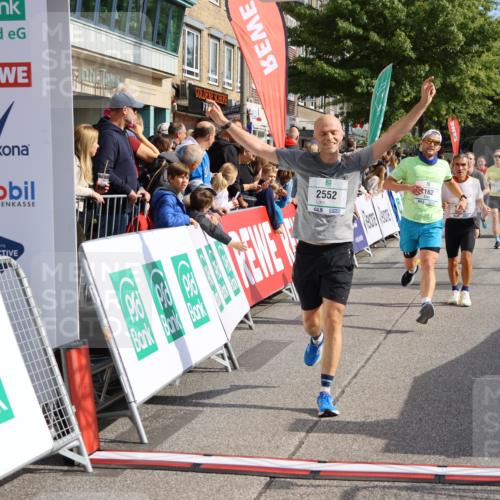 15.09.2024 - PSD Bank Halbmarathon Strokosch-Dieckow http://msf.ph/oto/7092361 15.09.2024 11:43:58 Ziel 750, 1162, 1190, 1272, 1277, 1322, 1411, 1457, 1545, 1650, 1721, 1839, 2552 meine-sportfotos.de