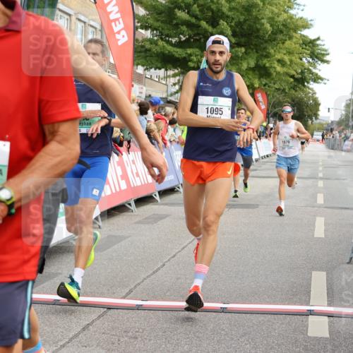 15.09.2024 - PSD Bank Halbmarathon Strokosch-Dieckow http://msf.ph/oto/7092420 15.09.2024 11:29:16 Ziel 443, 707, 708, 733, 736, 1071, 1079, 1095, 1112, 1134, 2620 meine-sportfotos.de