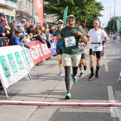 15.09.2024 - PSD Bank Halbmarathon Strokosch-Dieckow http://msf.ph/oto/7092493 15.09.2024 11:44:13 Ziel 717, 720, 950, 1196, 1246, 1250, 1272, 1304, 1334, 1398, 1411, 1457, 1721, 1771, 1839, 2482, 2967 meine-sportfotos.de