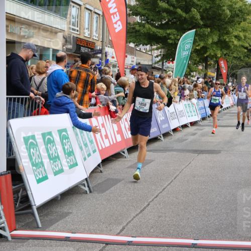 15.09.2024 - PSD Bank Halbmarathon Strokosch-Dieckow http://msf.ph/oto/7092504 15.09.2024 11:29:35 Ziel 906, 909, 1050, 1134, 1413, 1423, 2481, 2607 meine-sportfotos.de