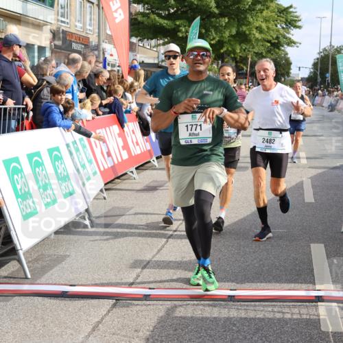 15.09.2024 - PSD Bank Halbmarathon Strokosch-Dieckow http://msf.ph/oto/7092513 15.09.2024 11:44:13 Ziel 717, 720, 950, 1196, 1246, 1250, 1272, 1304, 1334, 1398, 1411, 1457, 1721, 1771, 1839, 2482, 2967 meine-sportfotos.de