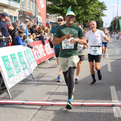 15.09.2024 - PSD Bank Halbmarathon Strokosch-Dieckow http://msf.ph/oto/7092521 15.09.2024 11:44:13 Ziel 717, 720, 950, 1196, 1246, 1250, 1272, 1304, 1334, 1398, 1411, 1457, 1721, 1771, 1839, 2482, 2967 meine-sportfotos.de