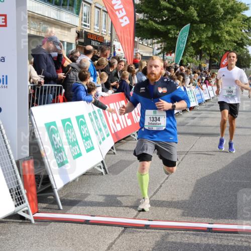 15.09.2024 - PSD Bank Halbmarathon Strokosch-Dieckow http://msf.ph/oto/7092577 15.09.2024 11:44:21 Ziel 717, 720, 950, 1196, 1246, 1250, 1256, 1275, 1334, 1398, 1771, 1909, 2482, 2556, 2967 meine-sportfotos.de
