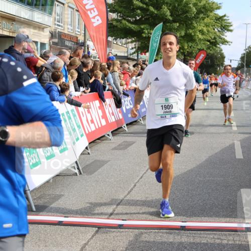 15.09.2024 - PSD Bank Halbmarathon Strokosch-Dieckow http://msf.ph/oto/7092607 15.09.2024 11:44:23 Ziel 717, 720, 950, 1166, 1180, 1246, 1250, 1256, 1275, 1334, 1771, 1909, 2482, 2556, 2967 meine-sportfotos.de
