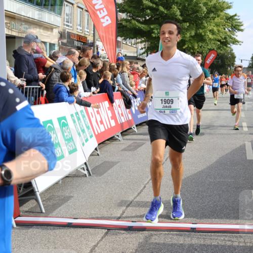 15.09.2024 - PSD Bank Halbmarathon Strokosch-Dieckow http://msf.ph/oto/7092614 15.09.2024 11:44:23 Ziel 717, 720, 950, 1166, 1180, 1246, 1250, 1256, 1275, 1334, 1771, 1909, 2482, 2556, 2967 meine-sportfotos.de
