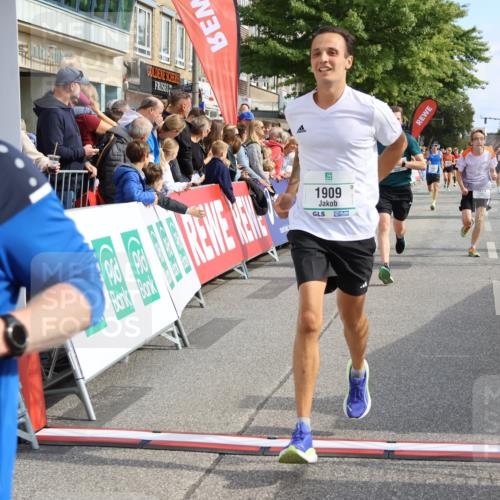 15.09.2024 - PSD Bank Halbmarathon Strokosch-Dieckow http://msf.ph/oto/7092618 15.09.2024 11:44:23 Ziel 717, 720, 950, 1166, 1180, 1246, 1250, 1256, 1275, 1334, 1771, 1909, 2482, 2556, 2967 meine-sportfotos.de