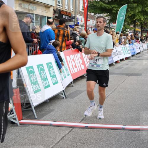 15.09.2024 - PSD Bank Halbmarathon Strokosch-Dieckow http://msf.ph/oto/7092657 15.09.2024 11:30:00 Ziel 703, 704, 711, 727, 1041, 1991, 2469, 2567, 2615, 3512 meine-sportfotos.de