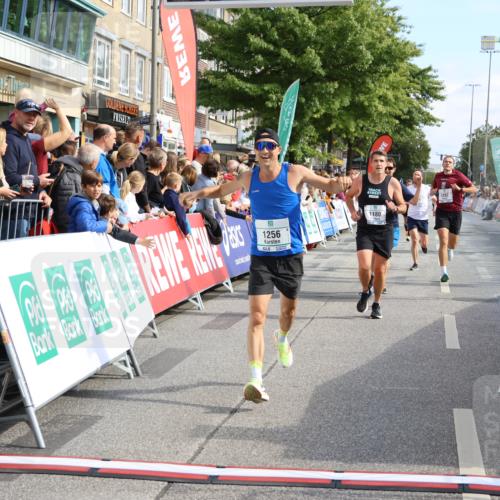 15.09.2024 - PSD Bank Halbmarathon Strokosch-Dieckow http://msf.ph/oto/7092663 15.09.2024 11:44:29 Ziel 962, 1166, 1180, 1256, 1275, 1282, 1334, 1389, 1628, 1909, 2556, 2667 meine-sportfotos.de