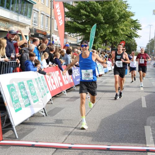 15.09.2024 - PSD Bank Halbmarathon Strokosch-Dieckow http://msf.ph/oto/7092665 15.09.2024 11:44:29 Ziel 962, 1166, 1180, 1256, 1275, 1282, 1334, 1389, 1628, 1909, 2556, 2667 meine-sportfotos.de