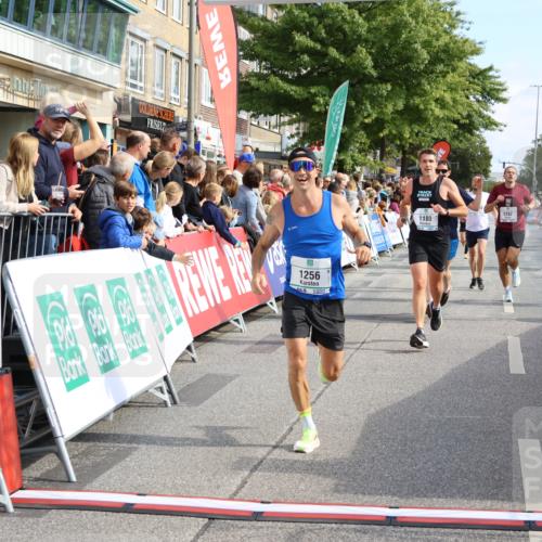 15.09.2024 - PSD Bank Halbmarathon Strokosch-Dieckow http://msf.ph/oto/7092668 15.09.2024 11:44:29 Ziel 962, 1166, 1180, 1256, 1275, 1282, 1334, 1389, 1628, 1909, 2556, 2667 meine-sportfotos.de