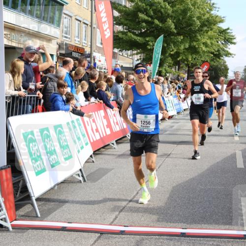 15.09.2024 - PSD Bank Halbmarathon Strokosch-Dieckow http://msf.ph/oto/7092671 15.09.2024 11:44:29 Ziel 962, 1166, 1180, 1256, 1275, 1282, 1334, 1389, 1628, 1909, 2556, 2667 meine-sportfotos.de