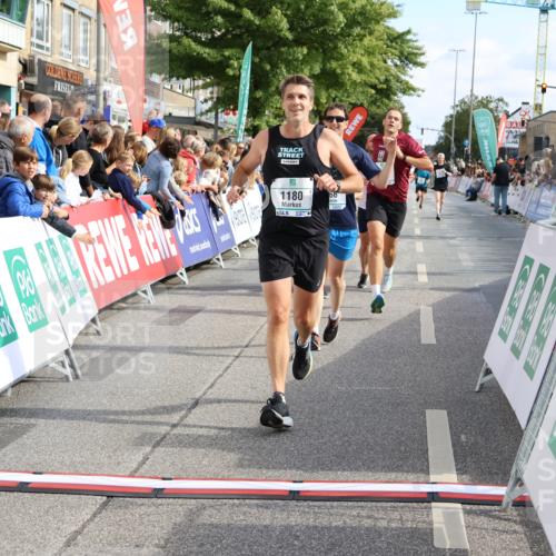 15.09.2024 - PSD Bank Halbmarathon Strokosch-Dieckow http://msf.ph/oto/7092686 15.09.2024 11:44:30 Ziel 962, 1166, 1180, 1256, 1275, 1282, 1334, 1389, 1628, 1909, 2496, 2556, 2667 meine-sportfotos.de