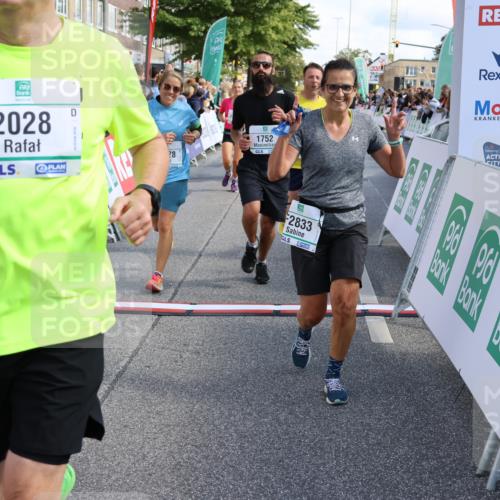 15.09.2024 - PSD Bank Halbmarathon Strokosch-Dieckow http://msf.ph/oto/7092696 15.09.2024 12:10:46 Ziel 1211, 1649, 1752, 1836, 1881, 2028, 2143, 2828, 2833, 2877, 2985, 3077, 3147, 3506, 3538 meine-sportfotos.de