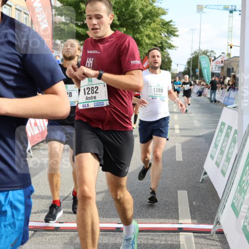 15.09.2024 - PSD Bank Halbmarathon Strokosch-Dieckow http://msf.ph/oto/7092700 15.09.2024 11:44:32 Ziel 962, 1166, 1180, 1227, 1256, 1275, 1282, 1317, 1334, 1389, 1628, 1909, 2496, 2556, 2667 meine-sportfotos.de