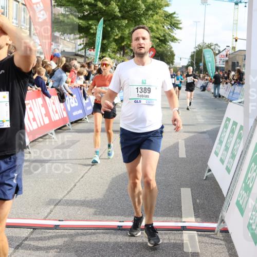 15.09.2024 - PSD Bank Halbmarathon Strokosch-Dieckow http://msf.ph/oto/7092706 15.09.2024 11:44:33 Ziel 962, 1166, 1180, 1227, 1256, 1275, 1282, 1317, 1334, 1389, 1450, 1628, 1909, 2496, 2556, 2667 meine-sportfotos.de