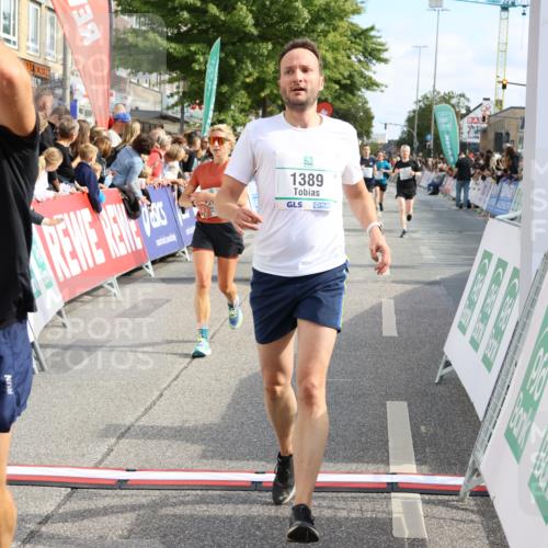 15.09.2024 - PSD Bank Halbmarathon Strokosch-Dieckow http://msf.ph/oto/7092710 15.09.2024 11:44:33 Ziel 962, 1166, 1180, 1227, 1256, 1275, 1282, 1317, 1334, 1389, 1450, 1628, 1909, 2496, 2556, 2667 meine-sportfotos.de