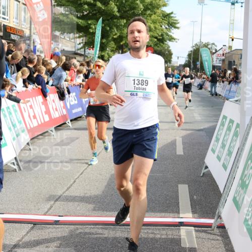 15.09.2024 - PSD Bank Halbmarathon Strokosch-Dieckow http://msf.ph/oto/7092714 15.09.2024 11:44:33 Ziel 962, 1166, 1180, 1227, 1256, 1275, 1282, 1317, 1334, 1389, 1450, 1628, 1909, 2496, 2556, 2667 meine-sportfotos.de