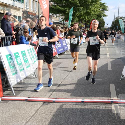 15.09.2024 - PSD Bank Halbmarathon Strokosch-Dieckow http://msf.ph/oto/7092733 15.09.2024 11:44:38 Ziel 962, 1166, 1179, 1180, 1227, 1256, 1282, 1317, 1389, 1450, 1583, 1628, 2496, 2554, 2667 meine-sportfotos.de