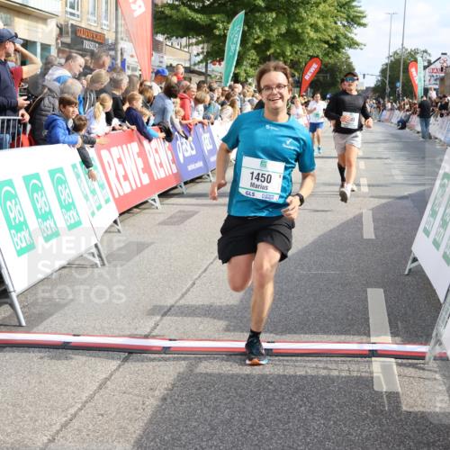 15.09.2024 - PSD Bank Halbmarathon Strokosch-Dieckow http://msf.ph/oto/7092786 15.09.2024 11:44:41 Ziel 442, 773, 962, 1166, 1179, 1180, 1227, 1256, 1282, 1317, 1389, 1450, 1583, 1628, 2496, 2554, 2667, 3515 meine-sportfotos.de
