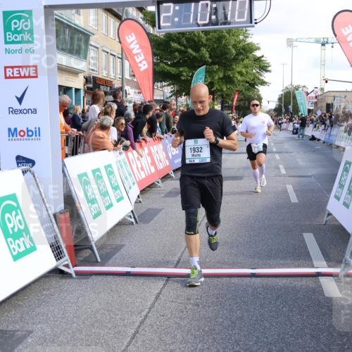 15.09.2024 - PSD Bank Halbmarathon Strokosch-Dieckow http://msf.ph/oto/7092802 15.09.2024 12:11:01 Ziel 1932, 1999, 2059, 2107, 2268, 3077, 3506 meine-sportfotos.de