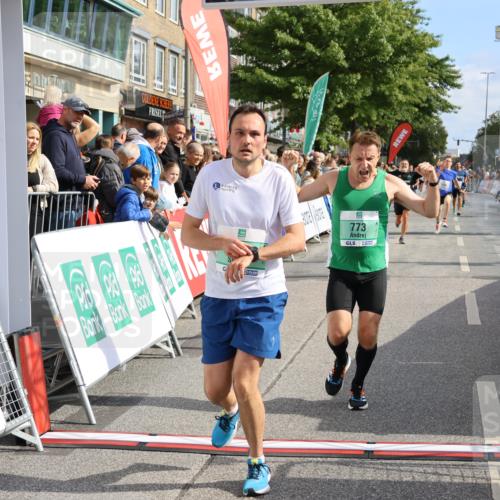 15.09.2024 - PSD Bank Halbmarathon Strokosch-Dieckow http://msf.ph/oto/7092834 15.09.2024 11:44:47 Ziel 442, 773, 962, 1179, 1206, 1227, 1317, 1450, 1583, 1806, 2496, 2554, 2667, 3515 meine-sportfotos.de