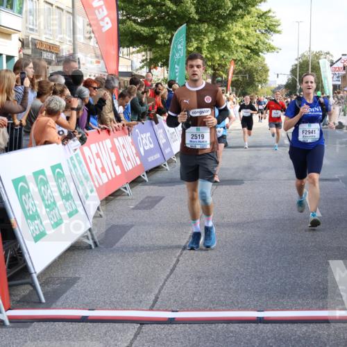 15.09.2024 - PSD Bank Halbmarathon Strokosch-Dieckow http://msf.ph/oto/7092918 15.09.2024 12:11:29 Ziel 776, 1861, 2218, 2519, 2540, 2888, 2941, 3520, 3530 meine-sportfotos.de