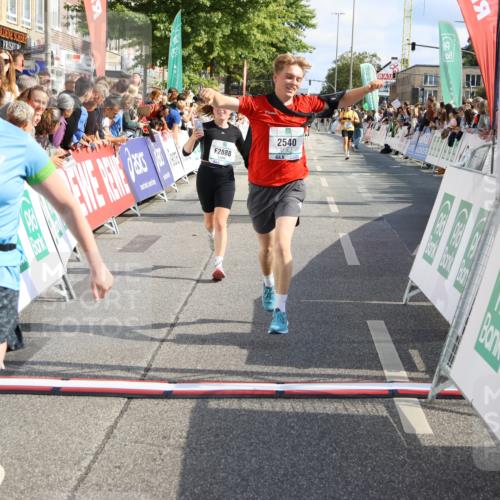 15.09.2024 - PSD Bank Halbmarathon Strokosch-Dieckow http://msf.ph/oto/7092984 15.09.2024 12:11:34 Ziel 2519, 2540, 2888, 2941, 3530 meine-sportfotos.de