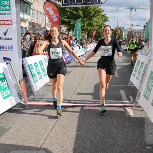 15.09.2024 - PSD Bank Halbmarathon Strokosch-Dieckow http://msf.ph/oto/7093130 15.09.2024 12:16:42 Ziel 2453, 2859, 3061, 3081, 3082, 3097, 3148, 3149, 3165, 3166, 3465 meine-sportfotos.de