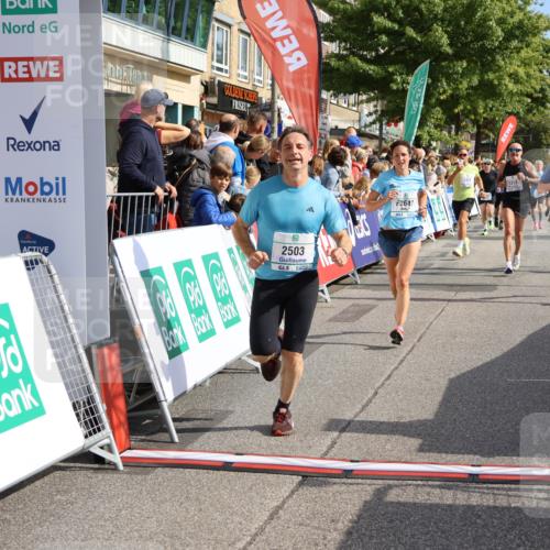 15.09.2024 - PSD Bank Halbmarathon Strokosch-Dieckow http://msf.ph/oto/7093137 15.09.2024 11:45:24 Ziel 916, 949, 1114, 1268, 1280, 1313, 1373, 1415, 1421, 1587, 1737, 1988, 2495, 2503, 2647, 2683, 3514 meine-sportfotos.de