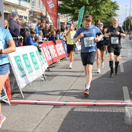 15.09.2024 - PSD Bank Halbmarathon Strokosch-Dieckow http://msf.ph/oto/7093162 15.09.2024 11:45:26 Ziel 949, 1114, 1268, 1280, 1313, 1373, 1421, 1587, 1737, 1988, 2495, 2503, 2647, 2683, 3514 meine-sportfotos.de