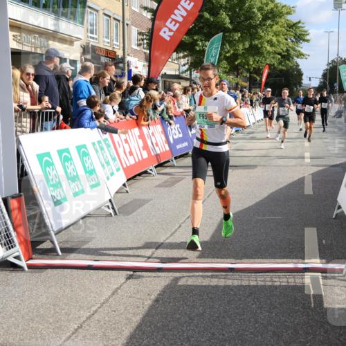 15.09.2024 - PSD Bank Halbmarathon Strokosch-Dieckow http://msf.ph/oto/7093172 15.09.2024 11:39:48 Ziel 739, 913, 933, 954, 1060, 1240, 1266, 1382, 1395, 1397, 1424, 1481, 2163, 2568, 2628, 2650 meine-sportfotos.de