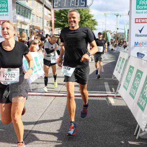 15.09.2024 - PSD Bank Halbmarathon Strokosch-Dieckow http://msf.ph/oto/7093178 15.09.2024 12:11:56 Ziel 1634, 1930, 2005, 2031, 2187, 2193, 2197, 2220, 2226, 2405, 2406, 2575, 2782, 2884, 3209, 3223, 3521 meine-sportfotos.de