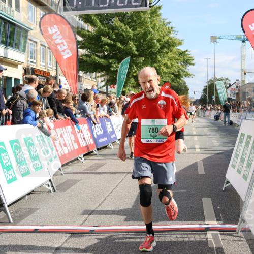 15.09.2024 - PSD Bank Halbmarathon Strokosch-Dieckow http://msf.ph/oto/7093335 15.09.2024 11:45:53 Ziel 780, 835, 951, 957, 973, 982, 1138, 1407, 1437, 1626, 1791, 2310, 2332, 2483, 2632 meine-sportfotos.de
