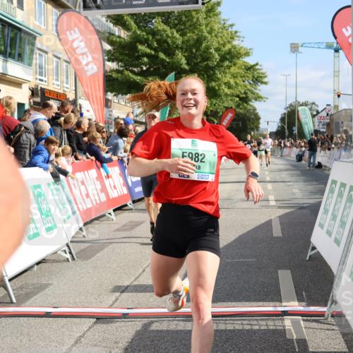 15.09.2024 - PSD Bank Halbmarathon Strokosch-Dieckow http://msf.ph/oto/7093350 15.09.2024 11:45:55 Ziel 780, 835, 951, 957, 973, 982, 1138, 1209, 1407, 1437, 1626, 1791, 2310, 2332, 2483 meine-sportfotos.de