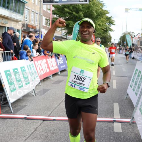 15.09.2024 - PSD Bank Halbmarathon Strokosch-Dieckow http://msf.ph/oto/7093355 15.09.2024 11:40:09 Ziel 940, 961, 1062, 1145, 1156, 1255, 1290, 1591, 2551 meine-sportfotos.de