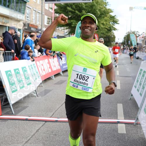 15.09.2024 - PSD Bank Halbmarathon Strokosch-Dieckow http://msf.ph/oto/7093359 15.09.2024 11:40:09 Ziel 940, 961, 1062, 1145, 1156, 1255, 1290, 1591, 2551 meine-sportfotos.de