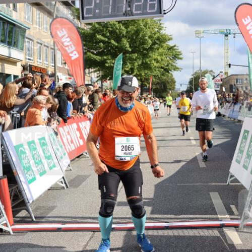 15.09.2024 - PSD Bank Halbmarathon Strokosch-Dieckow http://msf.ph/oto/7093445 15.09.2024 12:12:19 Ziel 1856, 2001, 2013, 2065, 2120, 2202, 2227, 2809, 2810, 3531 meine-sportfotos.de