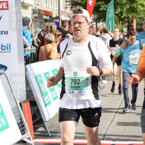15.09.2024 - PSD Bank Halbmarathon Strokosch-Dieckow http://msf.ph/oto/7093514 15.09.2024 12:17:30 Ziel 792, 1596, 2270, 2305, 2306, 2931, 2932, 3130, 3250, 3403, 3425, 3507 meine-sportfotos.de