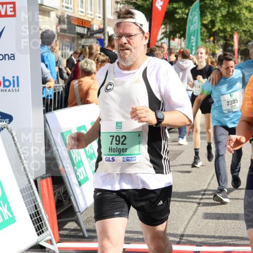 15.09.2024 - PSD Bank Halbmarathon Strokosch-Dieckow http://msf.ph/oto/7093517 15.09.2024 12:17:30 Ziel 792, 1596, 2270, 2305, 2306, 2931, 2932, 3130, 3250, 3403, 3425, 3507 meine-sportfotos.de