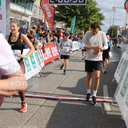 15.09.2024 - PSD Bank Halbmarathon Strokosch-Dieckow http://msf.ph/oto/7093546 15.09.2024 12:01:49 Ziel 1523, 1710, 1804, 1809, 1823, 1971, 2010, 2279, 2329, 2413, 2506, 3195 meine-sportfotos.de