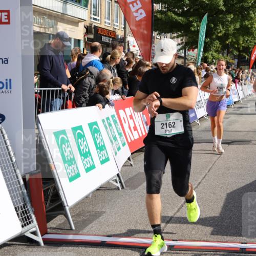 15.09.2024 - PSD Bank Halbmarathon Strokosch-Dieckow http://msf.ph/oto/7093652 15.09.2024 11:46:41 Ziel 779, 781, 967, 1202, 1358, 1474, 1541, 1761, 2162, 2677, 2680, 2681, 3560 meine-sportfotos.de