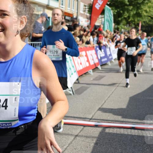 15.09.2024 - PSD Bank Halbmarathon Strokosch-Dieckow http://msf.ph/oto/7093657 15.09.2024 12:02:13 Ziel 1427, 1529, 1663, 1879, 2012, 2736, 2740, 2792, 2882, 2909, 2927, 2990, 2992, 3484 meine-sportfotos.de