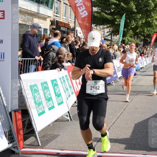15.09.2024 - PSD Bank Halbmarathon Strokosch-Dieckow http://msf.ph/oto/7093662 15.09.2024 11:46:41 Ziel 779, 781, 967, 1202, 1358, 1474, 1541, 1761, 2162, 2677, 2680, 2681, 3560 meine-sportfotos.de