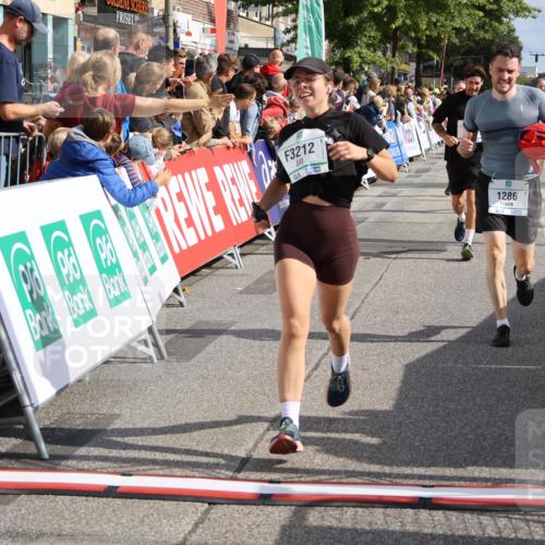 15.09.2024 - PSD Bank Halbmarathon Strokosch-Dieckow http://msf.ph/oto/7093721 15.09.2024 12:02:23 Ziel 1286, 1529, 1779, 1826, 1906, 2012, 2069, 2159, 2736, 2740, 2792, 2909, 2927, 2992, 3212, 3484 meine-sportfotos.de