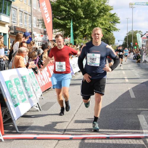 15.09.2024 - PSD Bank Halbmarathon Strokosch-Dieckow http://msf.ph/oto/7093738 15.09.2024 12:13:29 Ziel 1815, 1982, 2064, 2099, 2100, 2203, 2300, 2393, 2732, 2856, 3254, 3497 meine-sportfotos.de