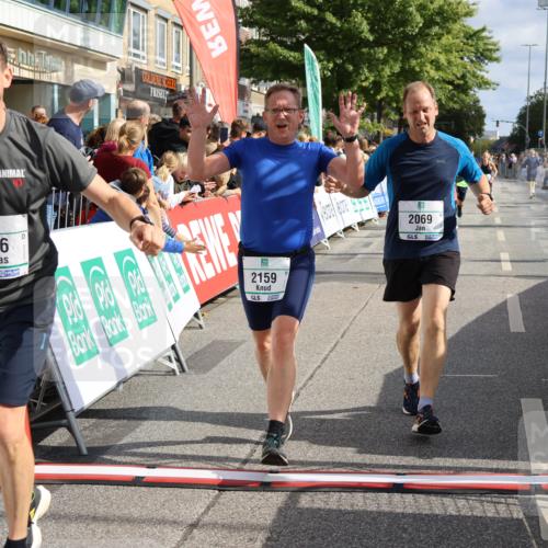 15.09.2024 - PSD Bank Halbmarathon Strokosch-Dieckow http://msf.ph/oto/7093761 15.09.2024 12:02:29 Ziel 1286, 1310, 1779, 1826, 1906, 1963, 2012, 2026, 2069, 2159, 2754, 2909, 3172, 3212 meine-sportfotos.de