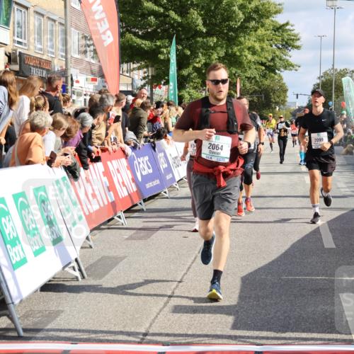 15.09.2024 - PSD Bank Halbmarathon Strokosch-Dieckow http://msf.ph/oto/7093766 15.09.2024 12:13:34 Ziel 1982, 2064, 2099, 2100, 2203, 2300, 2393, 3043, 3254, 3497 meine-sportfotos.de