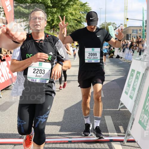 15.09.2024 - PSD Bank Halbmarathon Strokosch-Dieckow http://msf.ph/oto/7093776 15.09.2024 12:13:36 Ziel 1982, 2050, 2064, 2099, 2100, 2148, 2178, 2203, 2300, 2393, 3043, 3044, 3254, 3497 meine-sportfotos.de