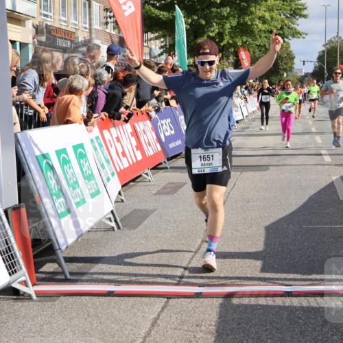 15.09.2024 - PSD Bank Halbmarathon Strokosch-Dieckow http://msf.ph/oto/7093852 15.09.2024 12:13:57 Ziel 1651, 1766, 3031, 3076, 3534 meine-sportfotos.de